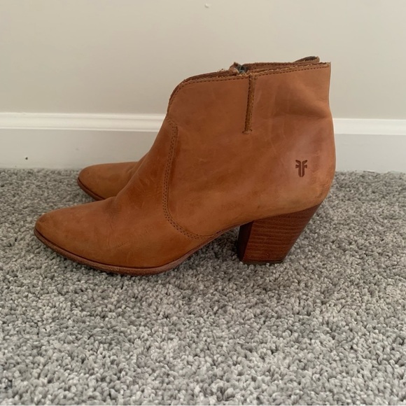 Frye Jennifer Cognac Leather Booties Size 7.5 - Picture 2 of 8